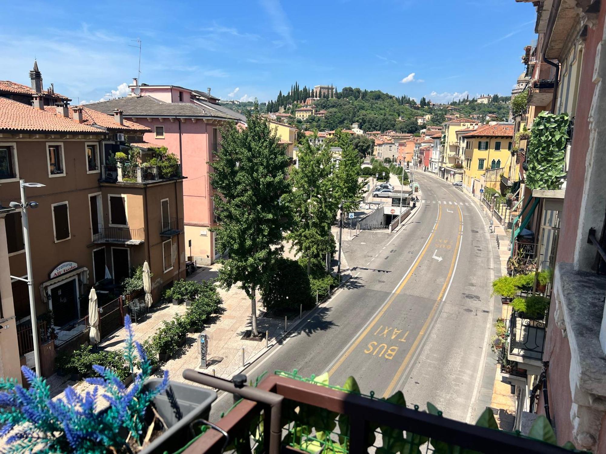 Verona Rooms Экстерьер фото